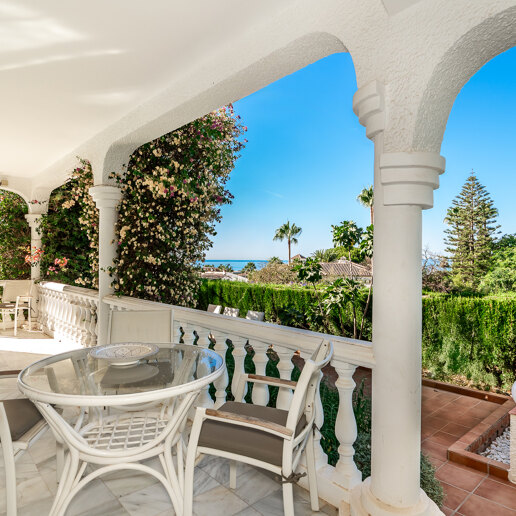 Family Villa with Sea Views in El Rosario