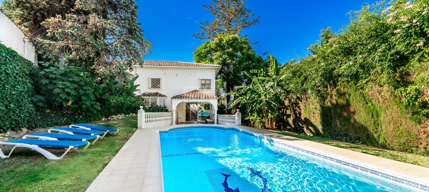 Family Villa with Sea Views in El Rosario