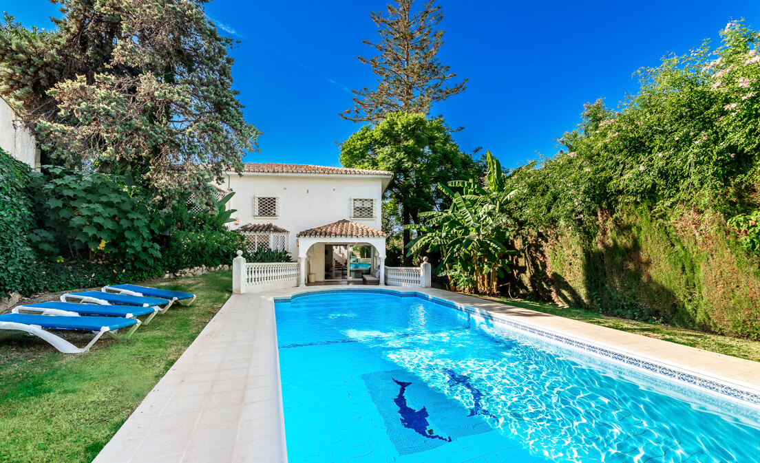 Family Villa with Sea Views in El Rosario