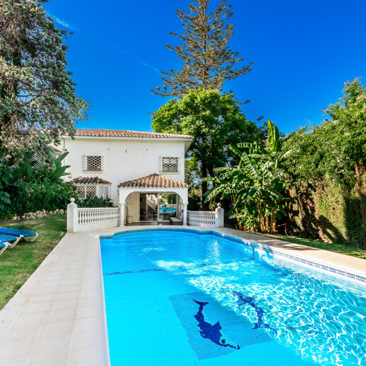 Family Villa with Sea Views in El Rosario