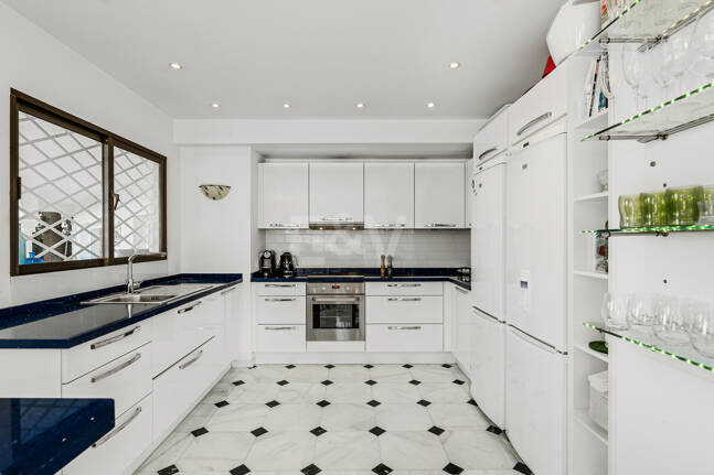 Family Villa with Sea Views in El Rosario