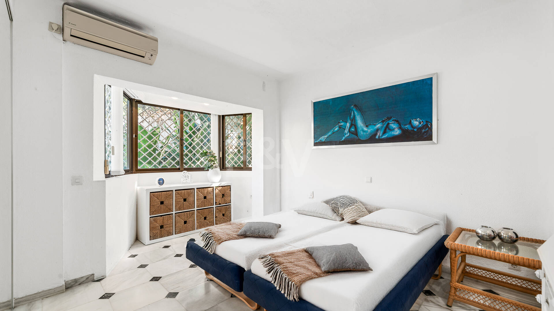 Family Villa with Sea Views in El Rosario