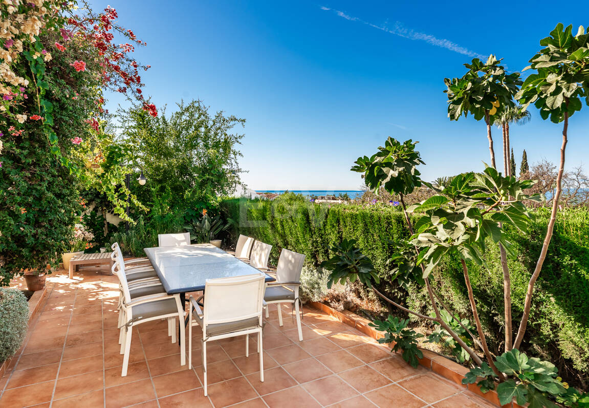 Family Villa with Sea Views in El Rosario