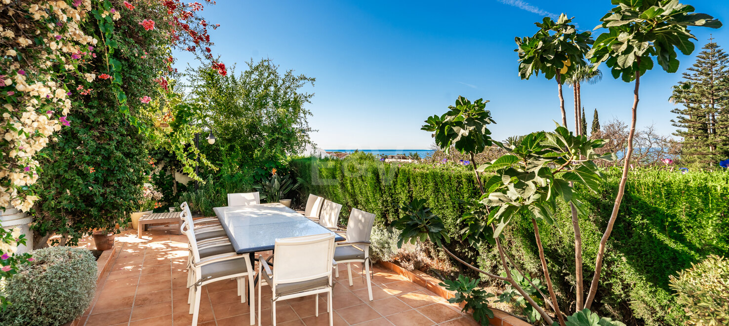 Family Villa with Sea Views in El Rosario