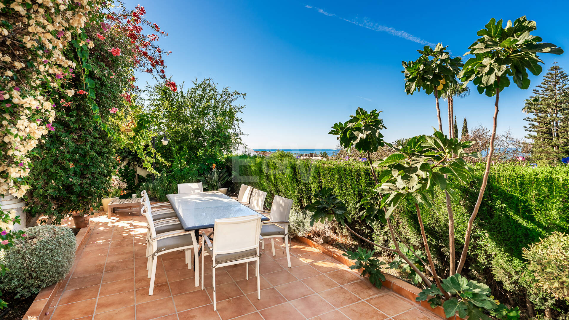 Family Villa with Sea Views in El Rosario