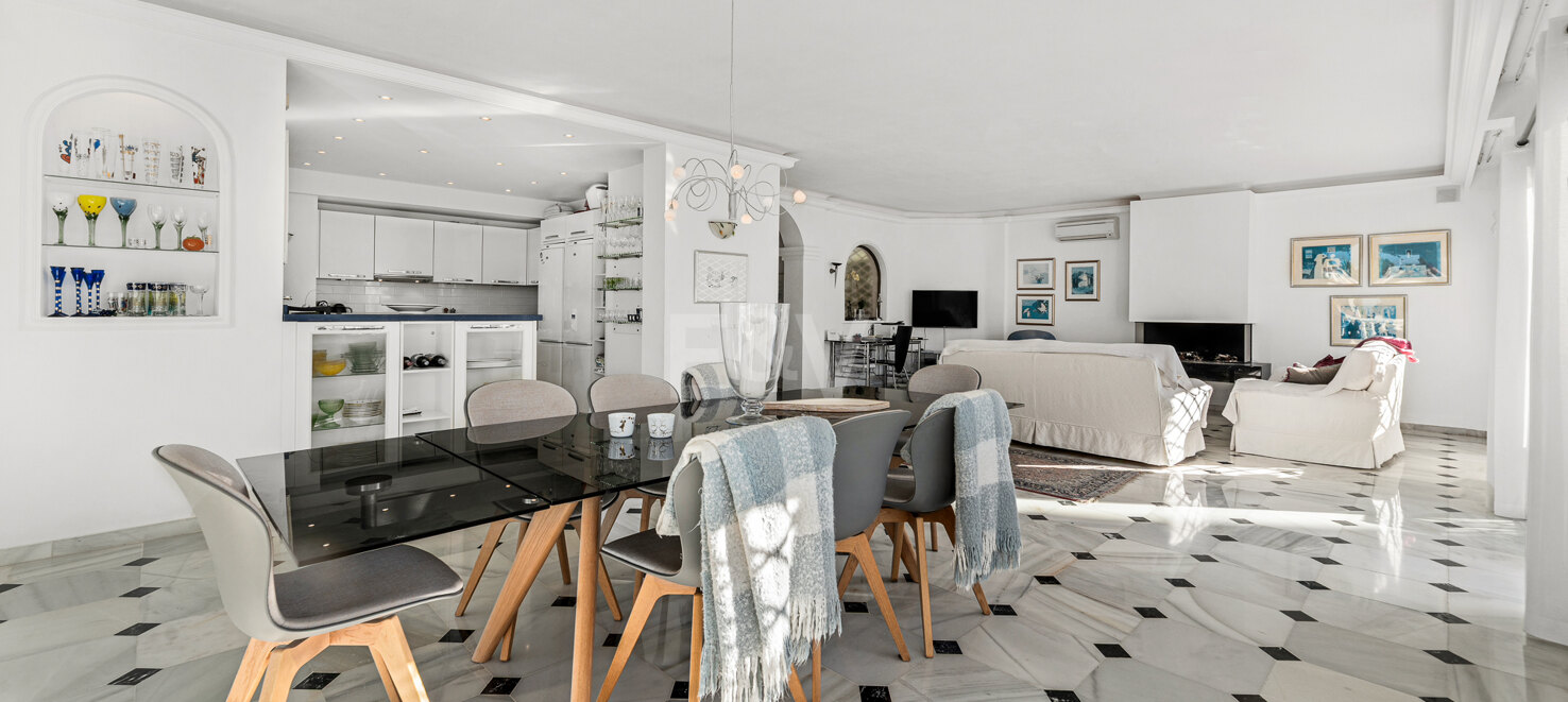 Family Villa with Sea Views in El Rosario