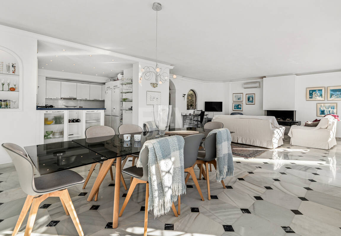 Family Villa with Sea Views in El Rosario