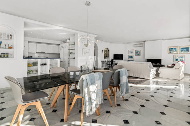 Family Villa with Sea Views in El Rosario