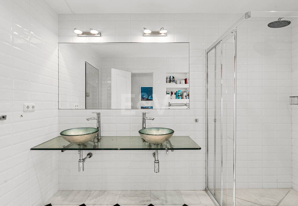 Family Villa with Sea Views in El Rosario