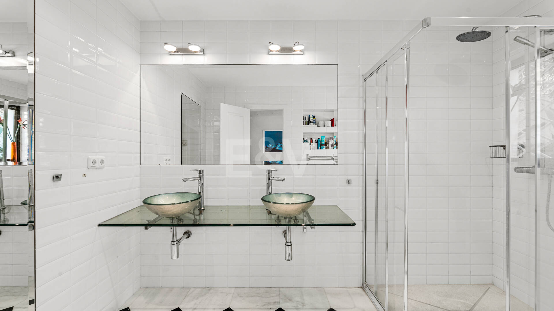 Family Villa with Sea Views in El Rosario