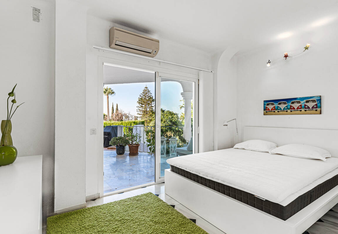 Family Villa with Sea Views in El Rosario