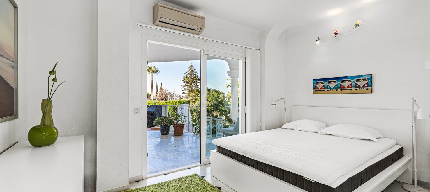 Family Villa with Sea Views in El Rosario