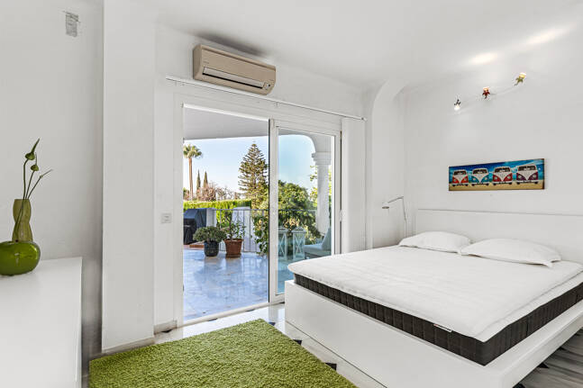 Family Villa with Sea Views in El Rosario