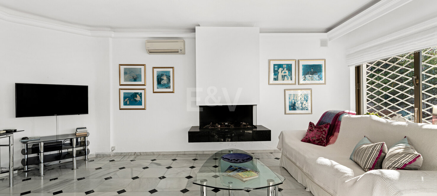 Family Villa with Sea Views in El Rosario