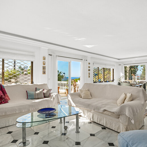 Family Villa with Sea Views in El Rosario