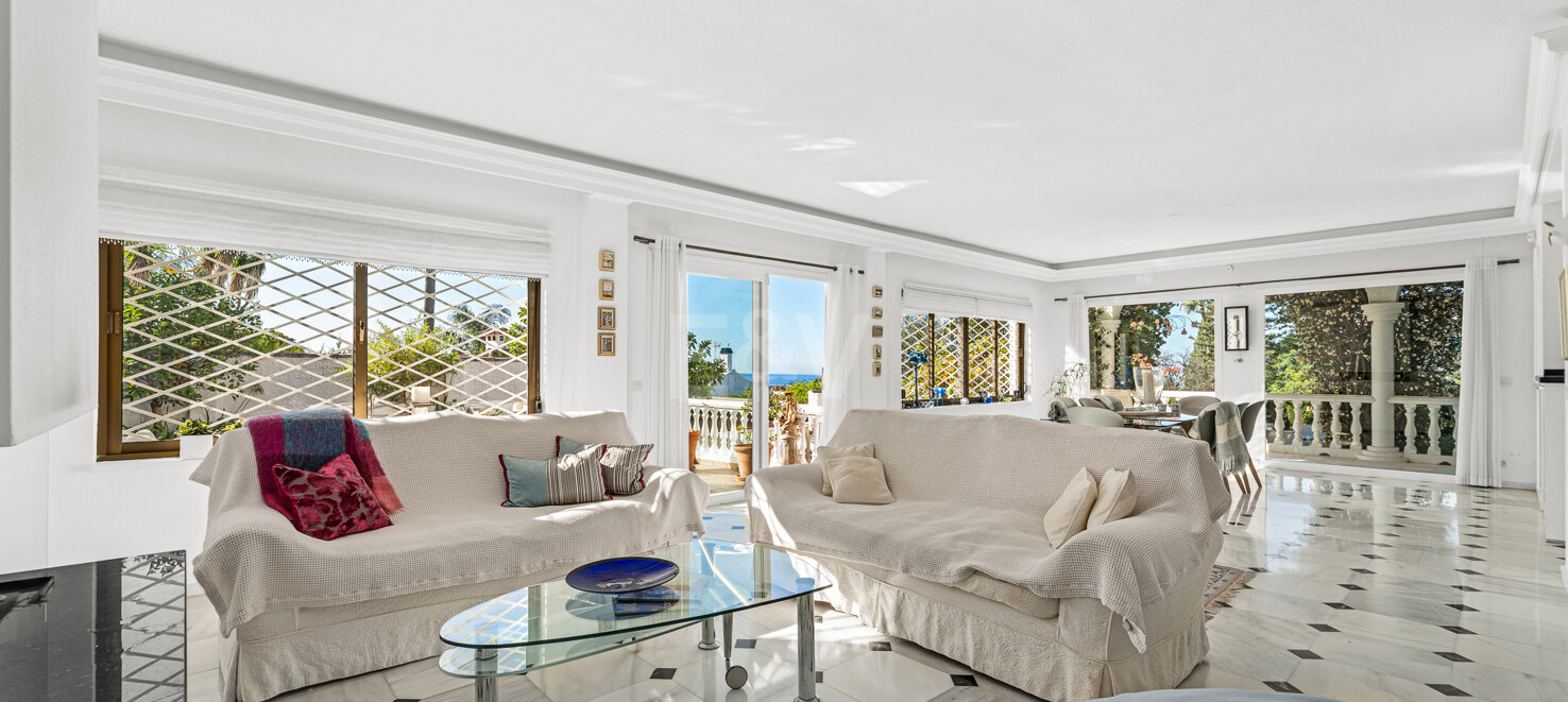Family Villa with Sea Views in El Rosario
