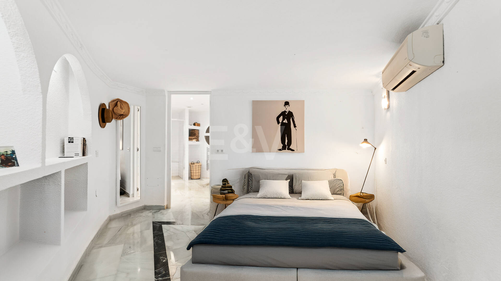 Family Villa with Sea Views in El Rosario