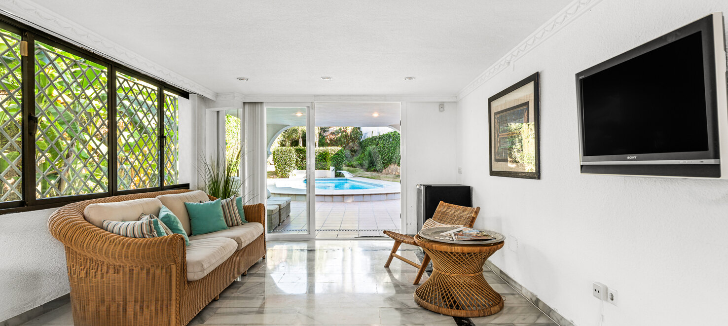 Family Villa with Sea Views in El Rosario