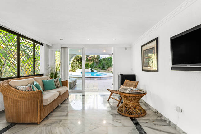 Family Villa with Sea Views in El Rosario