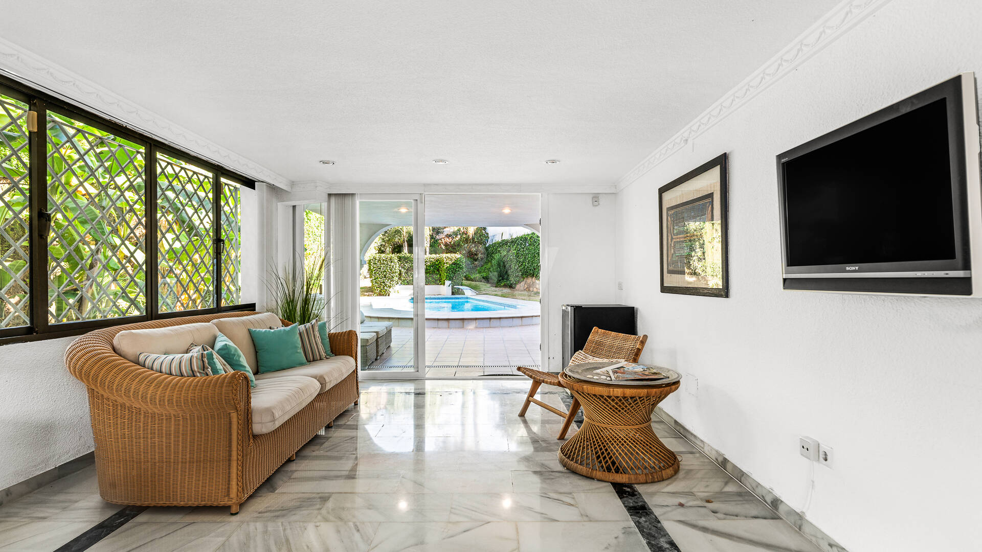 Family Villa with Sea Views in El Rosario