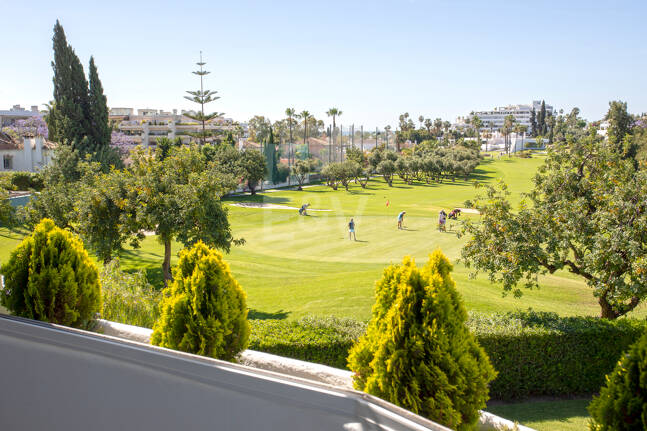 Stilvolles Apartment Direkt Am Golfplatz Nahe Allen Annehmlichkeiten In Guadalmina Alta