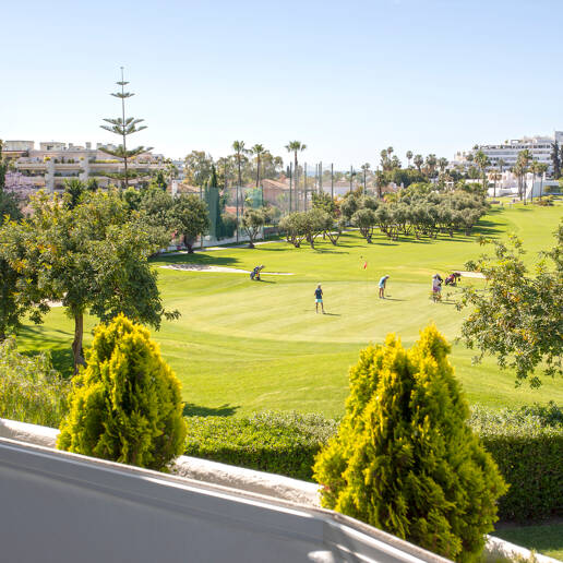Stylish Frontline Golf Apartment Near all Amenities in Guadalmina Alta