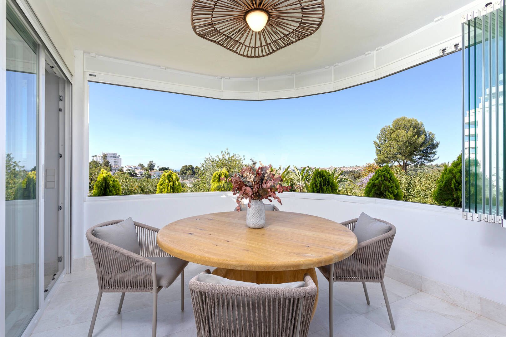 Stilvolles Apartment Direkt Am Golfplatz Nahe Allen Annehmlichkeiten In Guadalmina Alta