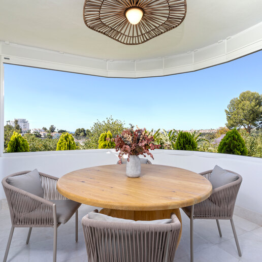 Stylish apartment with Panoramic Golf Views