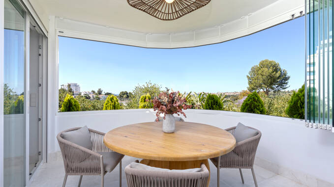 Stilvolles Apartment Direkt Am Golfplatz Nahe Allen Annehmlichkeiten In Guadalmina Alta