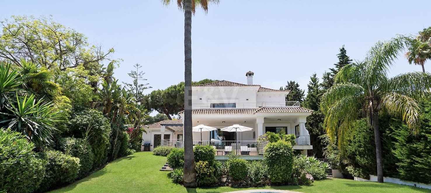 Villa en el Corazón del Valle del Golf Las Brisas