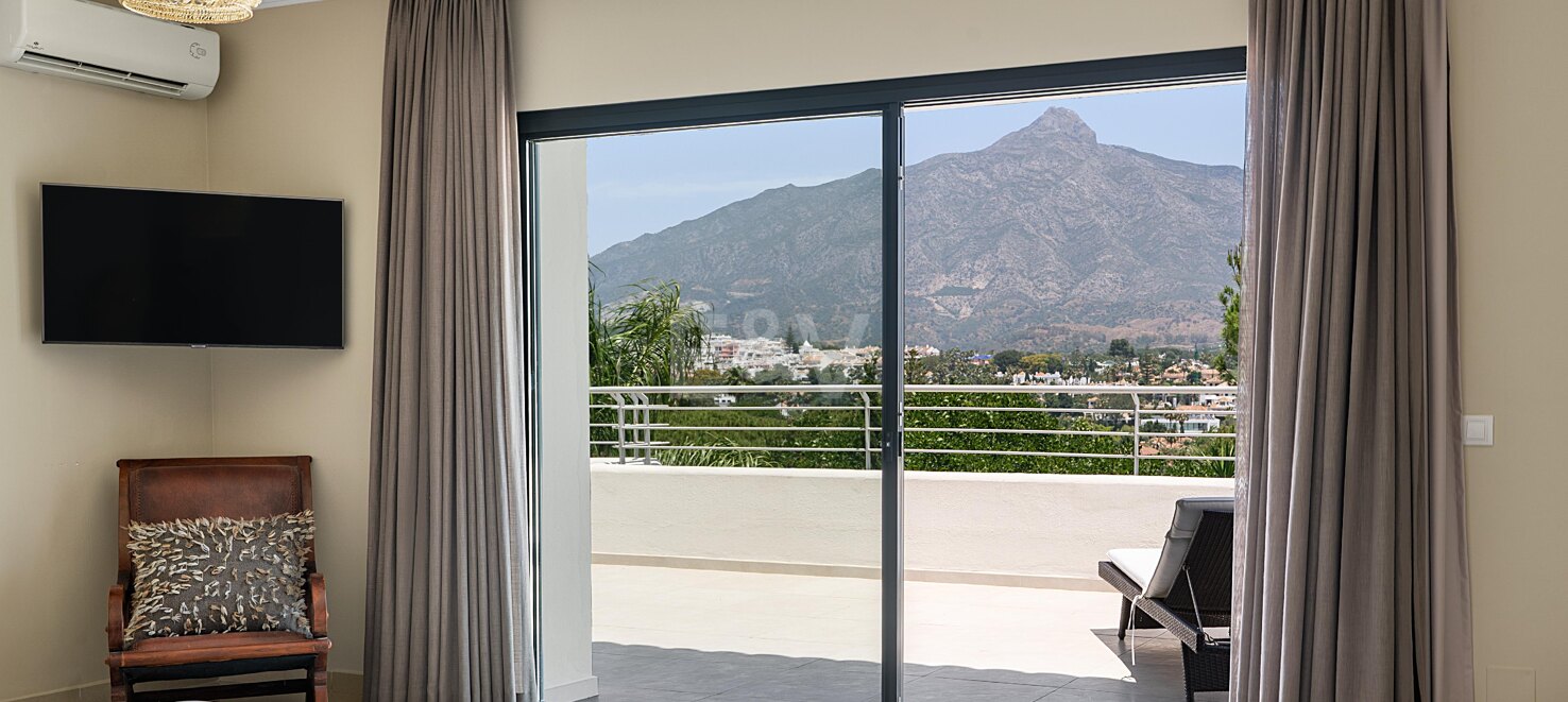 Charming Villa in the Heart of the Golf Valley Las Brisas