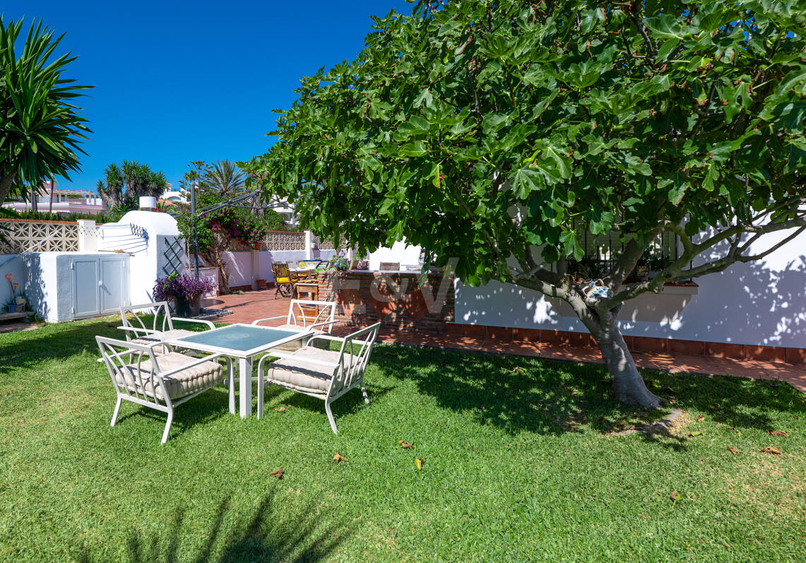 Coastal Charm: Seafront Villa with Stunning Views and Lush Gardens, All on a Single Level