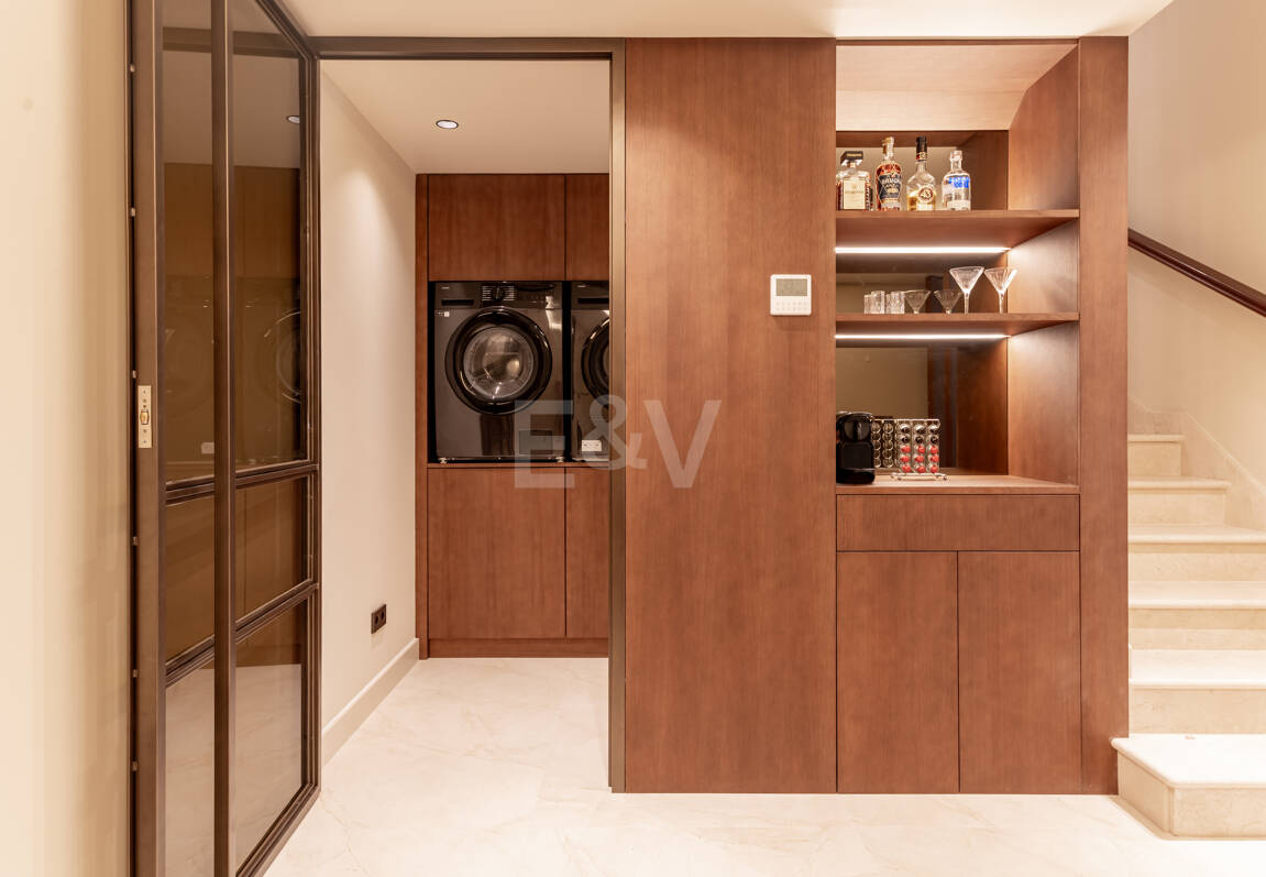 Maison de ville élégante avec vue sur la mer à Altos de Puente Romano