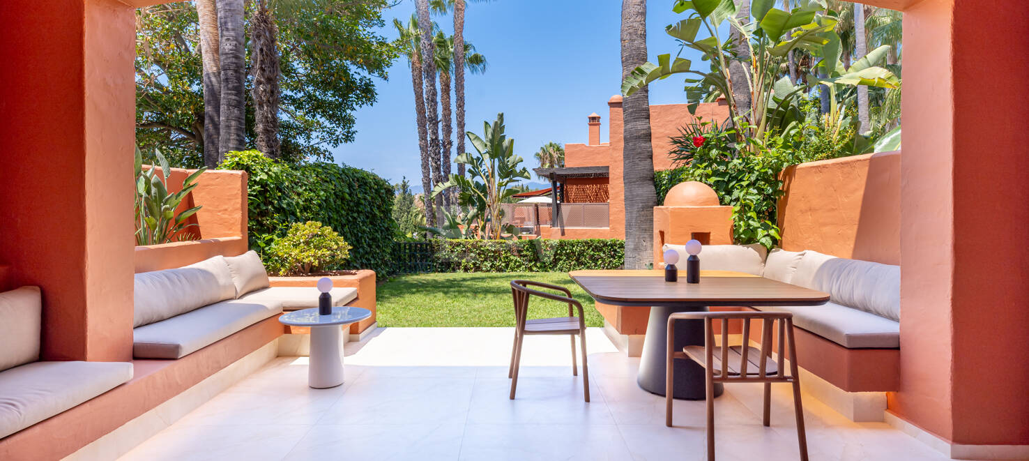 Maison de ville élégante avec vue sur la mer à Altos de Puente Romano