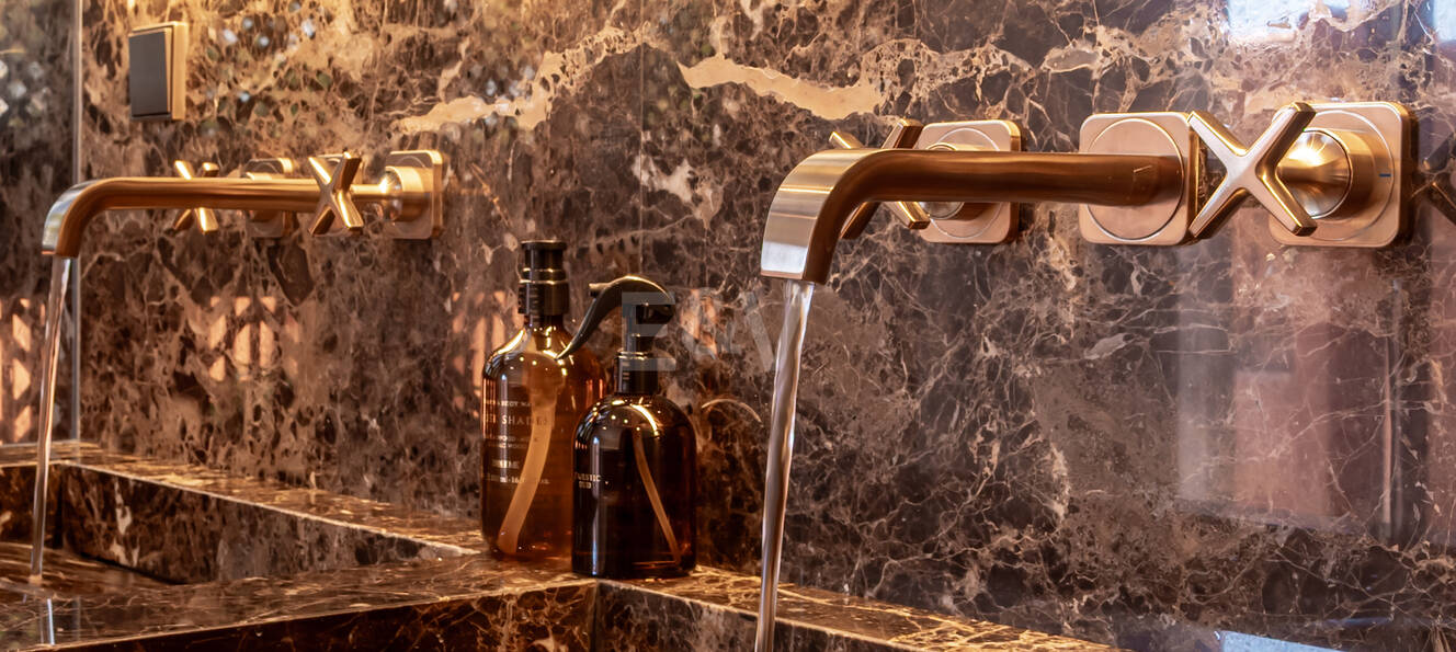 Maison de ville élégante avec vue sur la mer à Altos de Puente Romano