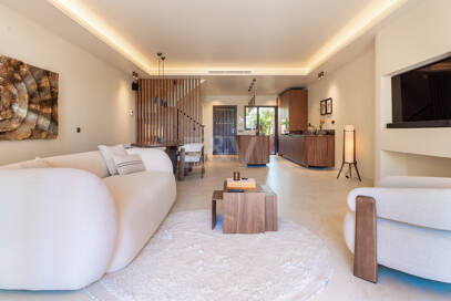 Maison de ville élégante avec vue sur la mer à Altos de Puente Romano