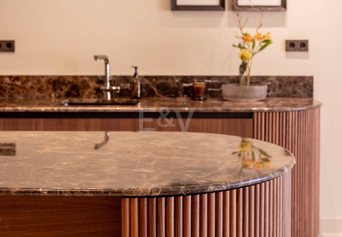 Maison de ville élégante avec vue sur la mer à Altos de Puente Romano