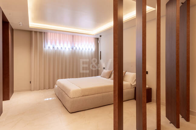 Maison de ville élégante avec vue sur la mer à Altos de Puente Romano