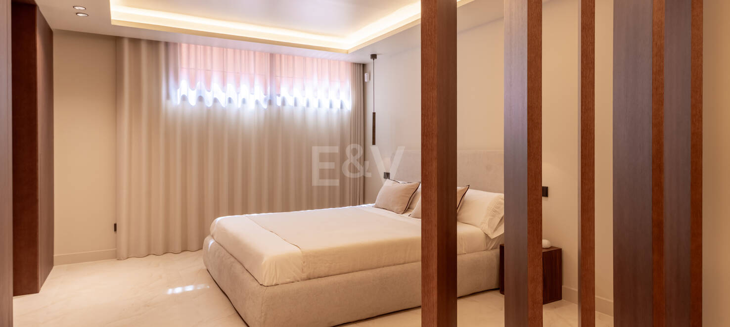 Maison de ville élégante avec vue sur la mer à Altos de Puente Romano