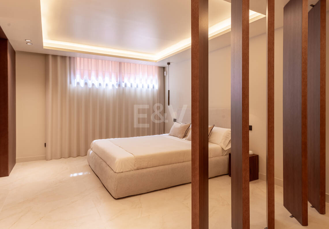 Stylish Townhouse with Sea Views in Altos de Puente Romano