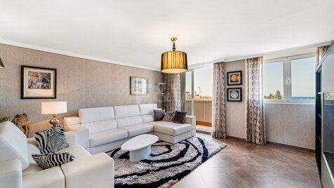 Marbella Beachside Top-Floor Apartment with Panoramic Views