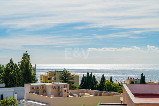 Marbella Beachside Top-Floor Appartement avec Panoramique Vues