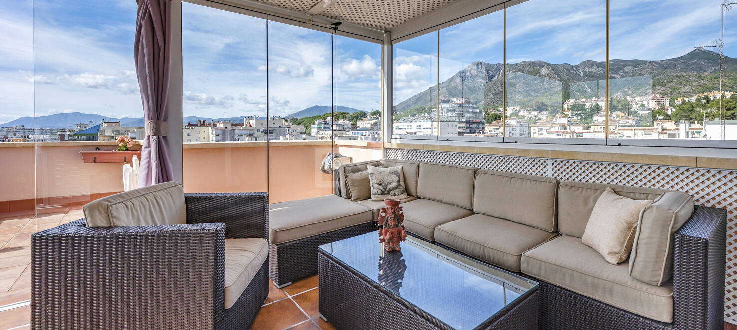Marbella Beachside Top-Floor Appartement avec Panoramique Vues