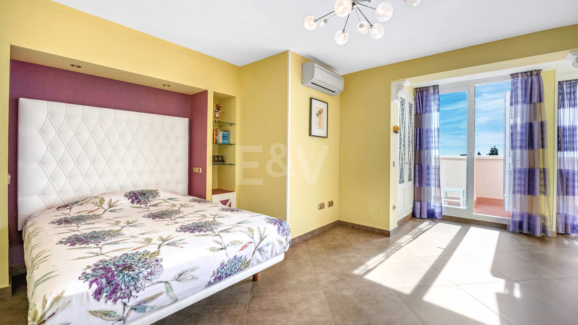 Marbella Beachside Top-Floor Appartement avec Panoramique Vues