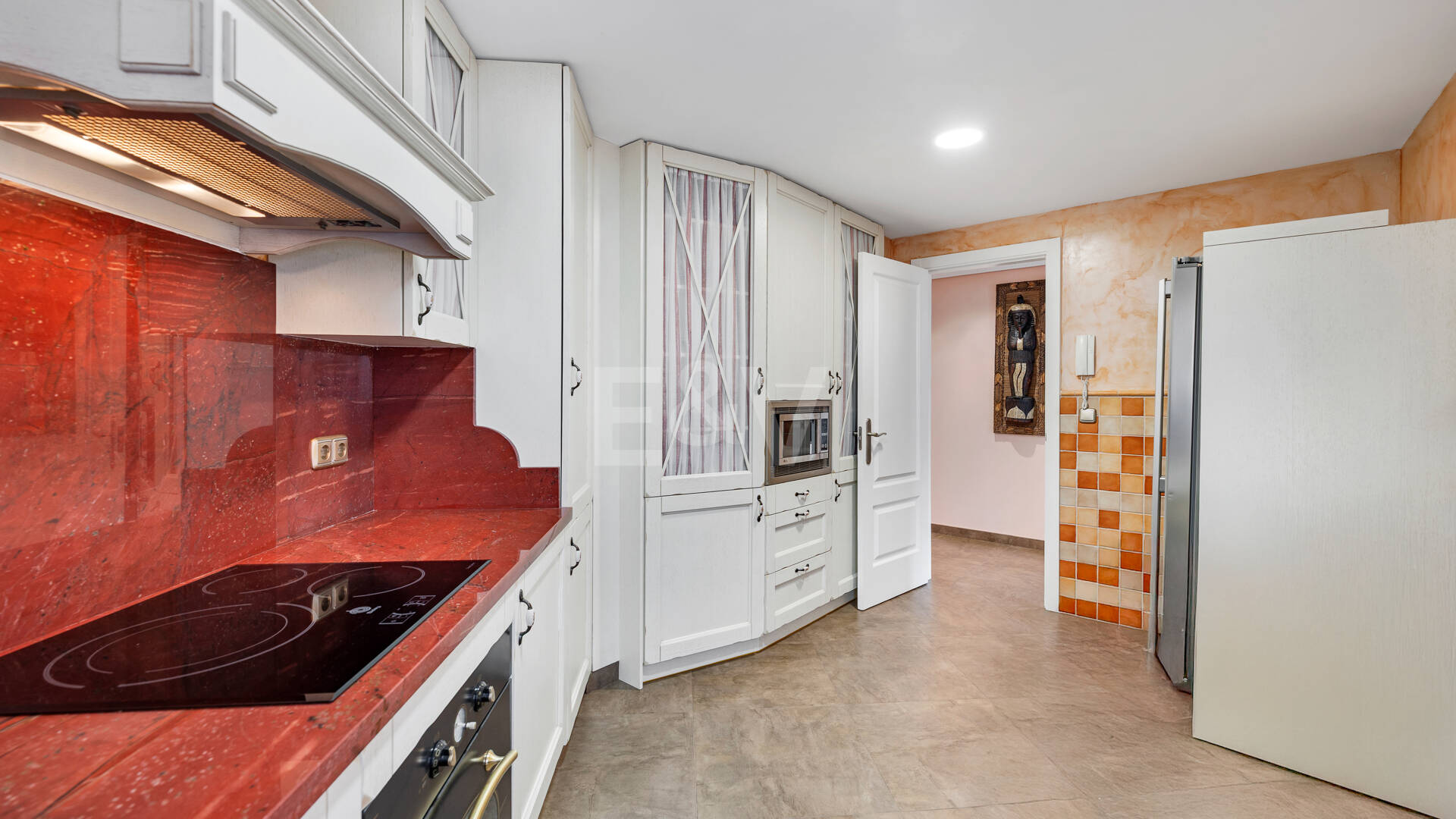 Marbella Beachside Top-Floor Appartement avec Panoramique Vues