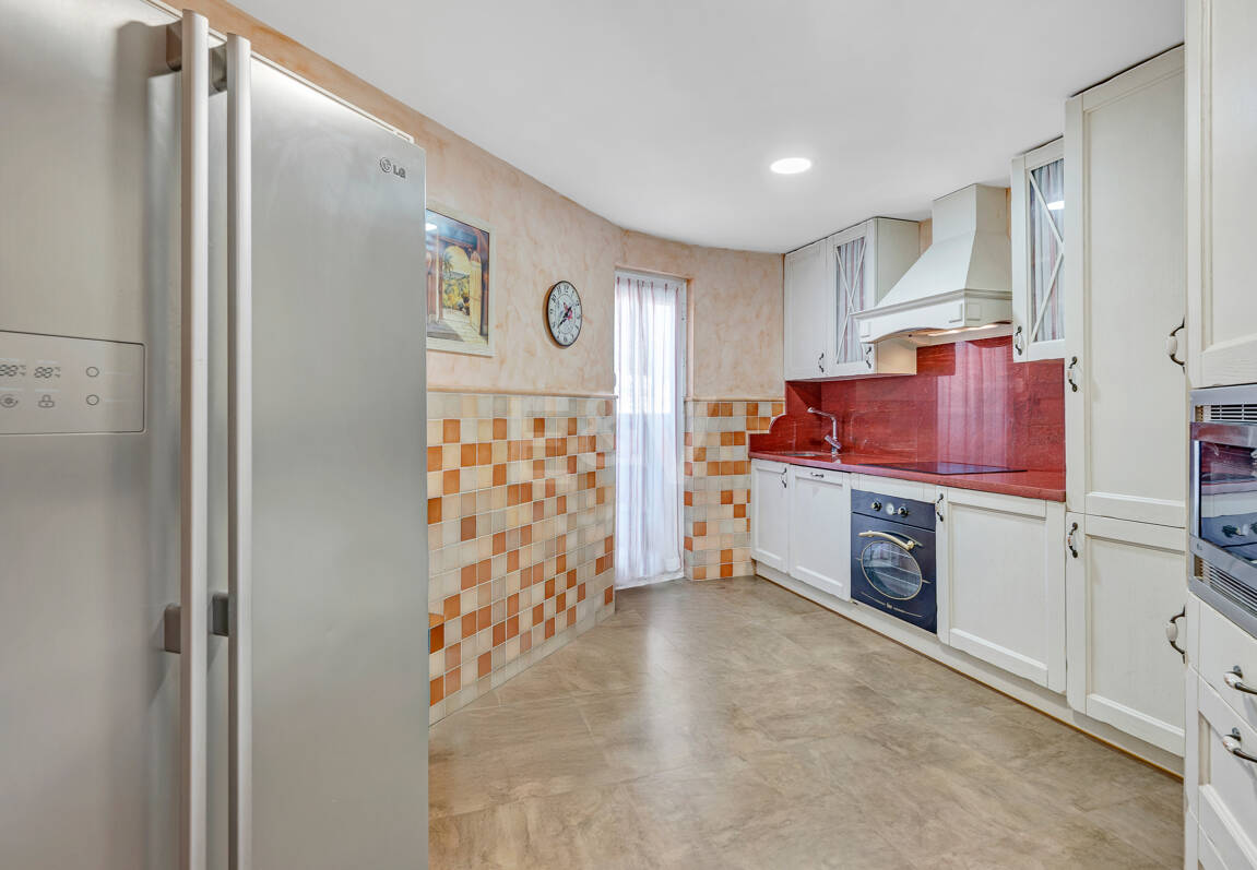 Marbella Beachside Top-Floor Appartement avec Panoramique Vues