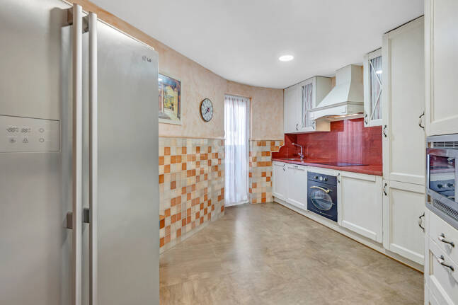 Marbella Beachside Top-Floor Appartement avec Panoramique Vues