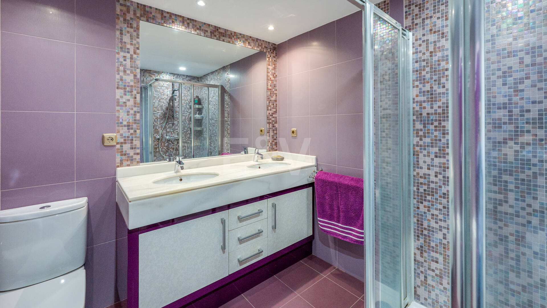 Marbella Beachside Top-Floor Appartement avec Panoramique Vues