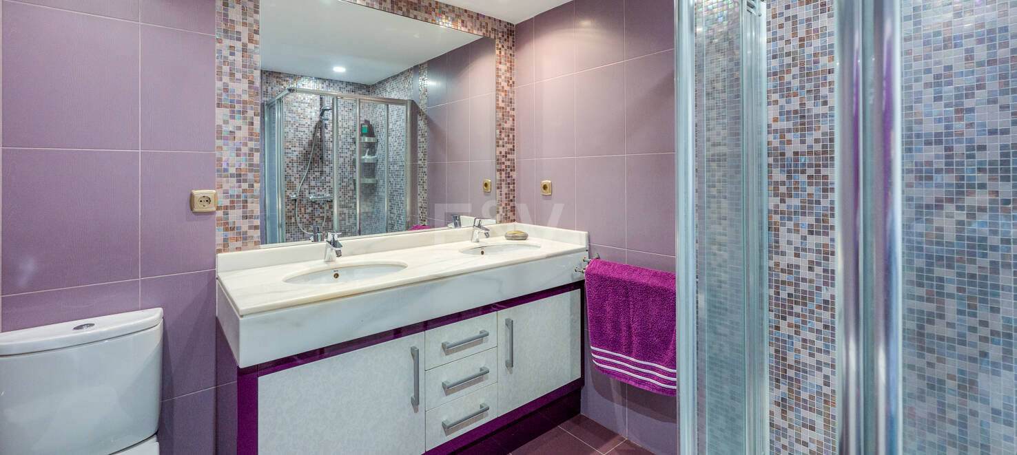 Marbella Beachside Top-Floor Appartement avec Panoramique Vues