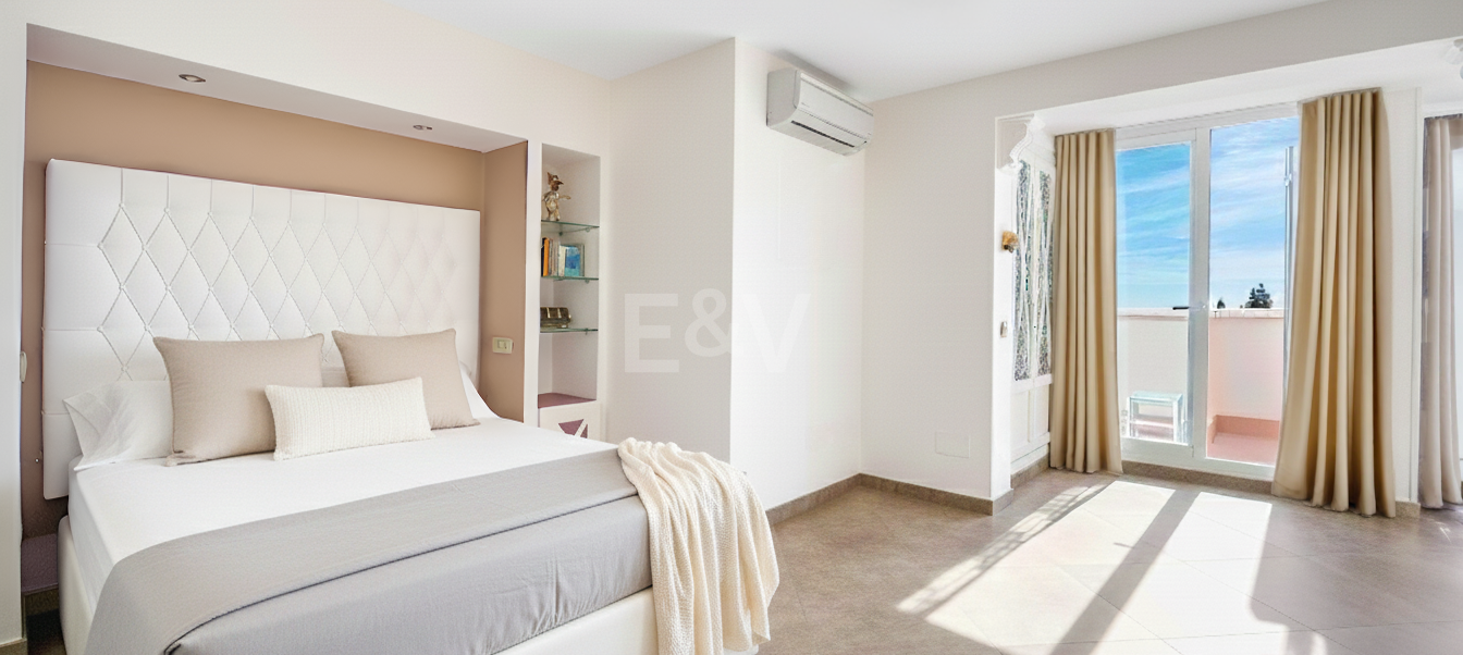 Marbella Beachside Top-Floor Appartement avec Panoramique Vues